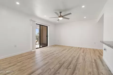 Living - 3033 E Devonshire Ave #2033, Phoenix, AZ 85016 photo 5 of 8