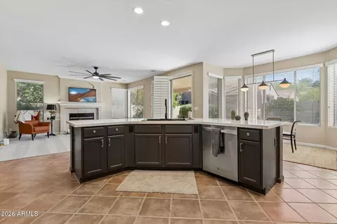 Kitchen - 289 E Horseshoe Ave, Gilbert, AZ 85296 photo 2 of 3