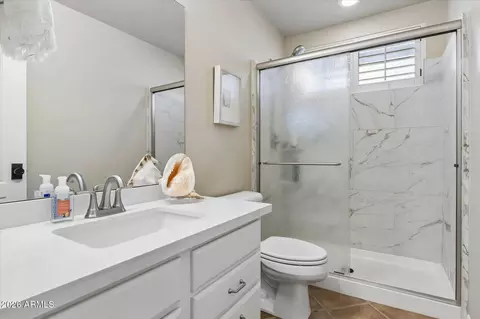 Bath - 289 E Horseshoe Ave, Gilbert, AZ 85296 photo 4 of 4
