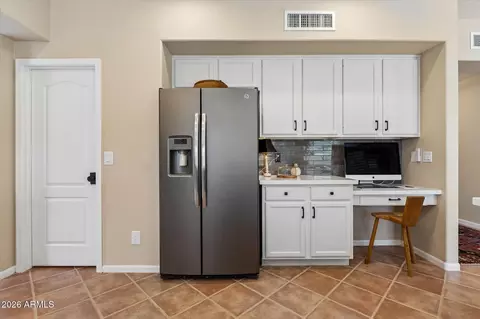 Kitchen - 289 E Horseshoe Ave, Gilbert, AZ 85296 photo 3 of 3