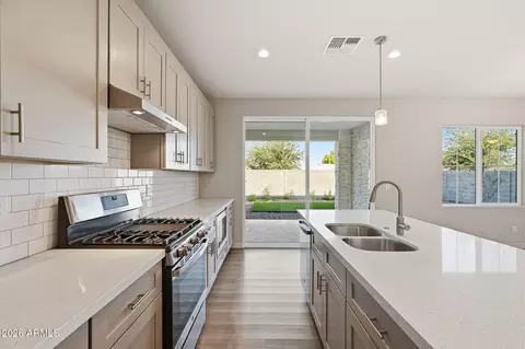 Kitchen - 6544 N 15th Dr, Phoenix, AZ 85015 photo 5 of 6