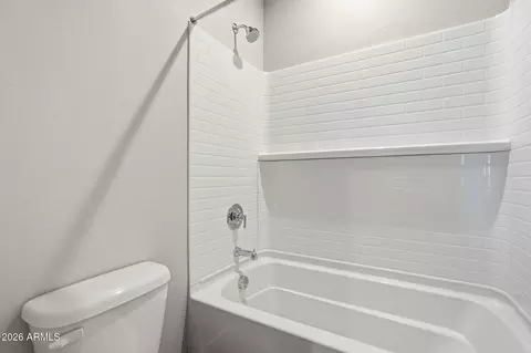 Bath - 6544 N 15th Dr, Phoenix, AZ 85015 photo 4 of 4