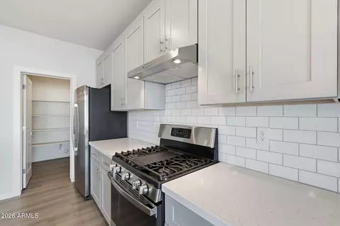 Kitchen - 6544 N 15th Dr, Phoenix, AZ 85015 photo 4 of 6