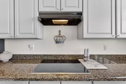 Kitchen - 9661 E Greenway St, Mesa, AZ 85207 photo 5 of 5