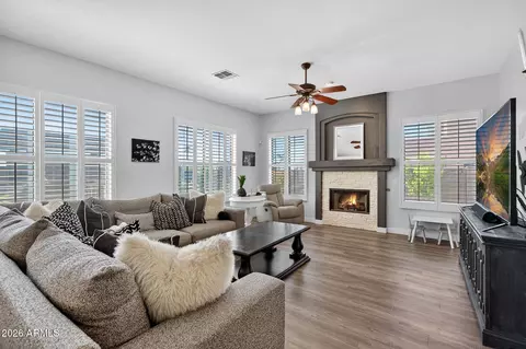 Living - 9661 E Greenway St, Mesa, AZ 85207 photo 4 of 7