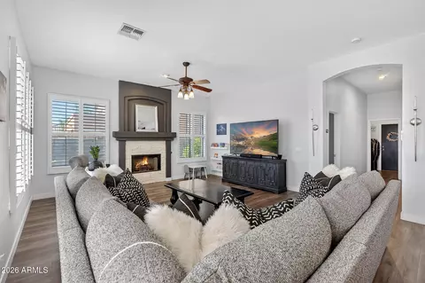Living - 9661 E Greenway St, Mesa, AZ 85207 photo 7 of 7