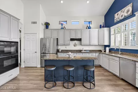 Kitchen - 9661 E Greenway St, Mesa, AZ 85207 photo 1 of 5