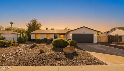 6113 E Gelding Dr, Scottsdale, AZ 85254