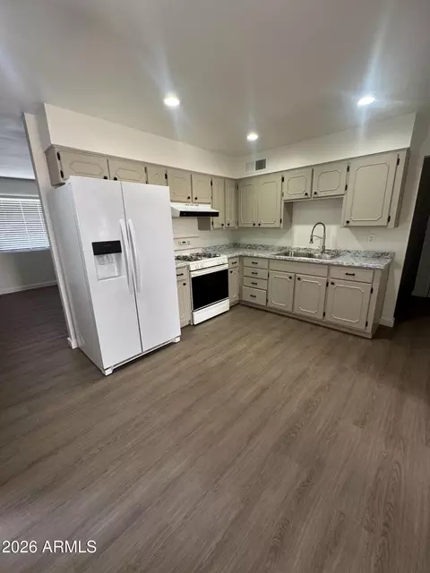7538 E Capri Ave, Mesa, AZ 85208 photo 2