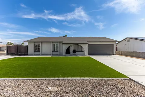 9235 N 74th Dr, Peoria, AZ 85345