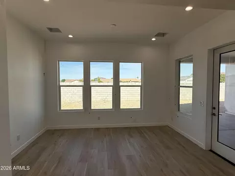 Living - 6447 E Oasis Cir, Mesa, AZ 85215 photo 2 of 5