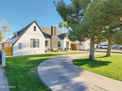 2204 E Whitton Ave N, Phoenix, AZ 85016