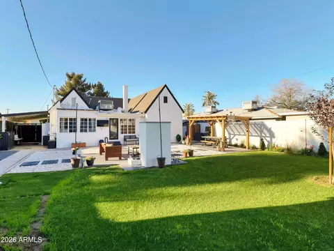 Exterior - 2204 E Whitton Ave N, Phoenix, AZ 85016 photo 8 of 12