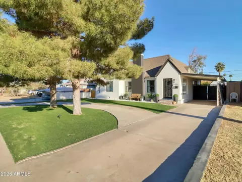 Exterior - 2204 E Whitton Ave N, Phoenix, AZ 85016 photo 3 of 12