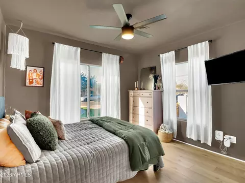 Bedroom - 2204 E Whitton Ave N, Phoenix, AZ 85016 photo 4 of 5