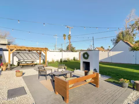 Exterior - 2204 E Whitton Ave N, Phoenix, AZ 85016 photo 5 of 12