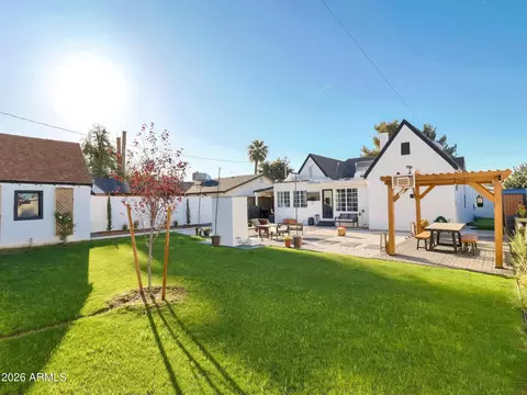 Exterior - 2204 E Whitton Ave N, Phoenix, AZ 85016 photo 7 of 12