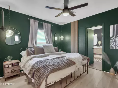 Bedroom - 2204 E Whitton Ave N, Phoenix, AZ 85016 photo 1 of 5