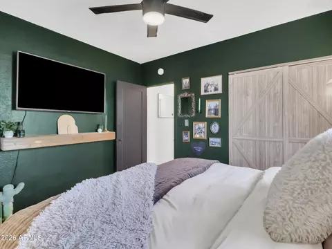 Bedroom - 2204 E Whitton Ave N, Phoenix, AZ 85016 photo 3 of 5