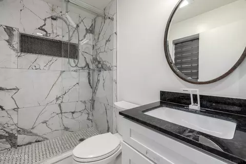 Bath - 801 N 68th Ave, Phoenix, AZ 85043 photo 2 of 3
