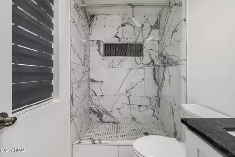 Bath - 801 N 68th Ave, Phoenix, AZ 85043 photo 3 of 3