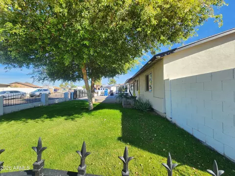 Exterior - 801 N 68th Ave, Phoenix, AZ 85043 photo 2 of 11