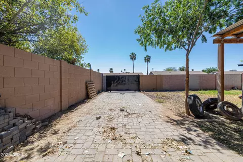 Exterior - 801 N 68th Ave, Phoenix, AZ 85043 photo 11 of 11