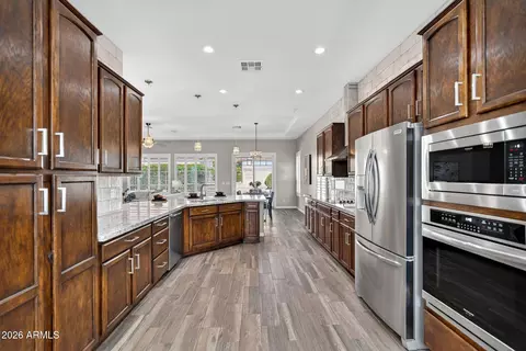 Kitchen - 4128 E Jude Ln, Gilbert, AZ 85298 photo 3 of 6