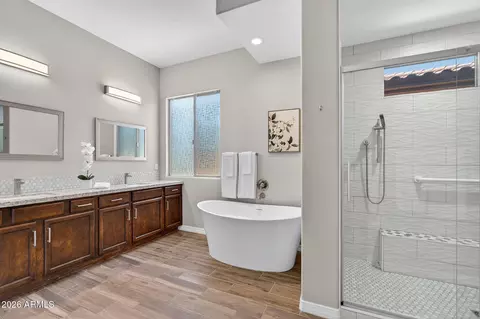 Bath - 4128 E Jude Ln, Gilbert, AZ 85298 photo 1 of 4