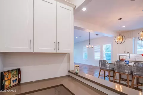 Kitchen - 3850 E Crittenden Ln, Phoenix, AZ 85018 photo 7 of 8