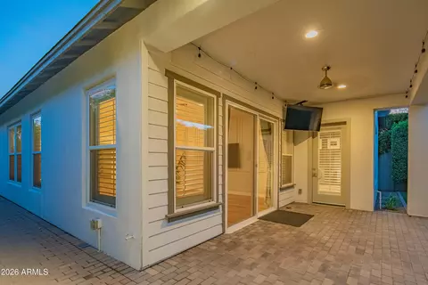 Exterior - 3850 E Crittenden Ln, Phoenix, AZ 85018 photo 6 of 16