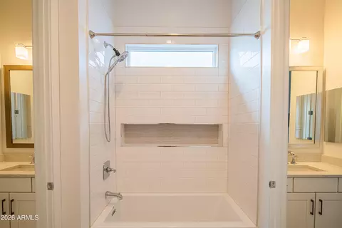 Bath - 3850 E Crittenden Ln, Phoenix, AZ 85018 photo 6 of 6