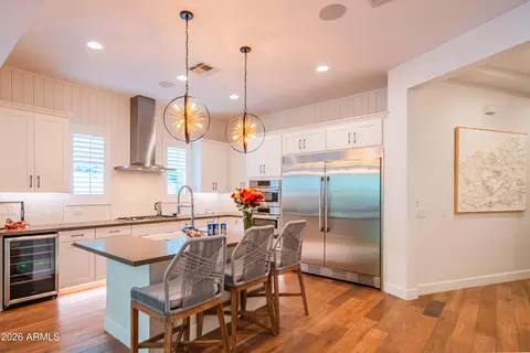 Kitchen - 3850 E Crittenden Ln, Phoenix, AZ 85018 photo 4 of 8
