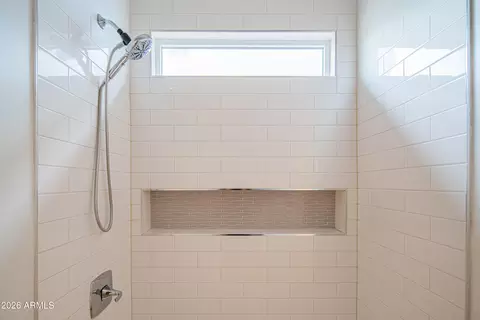 Bath - 3850 E Crittenden Ln, Phoenix, AZ 85018 photo 1 of 6