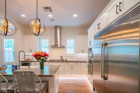 Kitchen - 3850 E Crittenden Ln, Phoenix, AZ 85018 photo 8 of 8