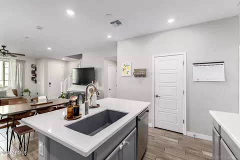 Kitchen - 1848 E Hampton Ln #104, Gilbert, AZ 85295 photo 5 of 5