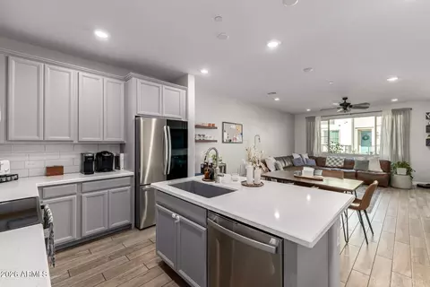 Kitchen - 1848 E Hampton Ln #104, Gilbert, AZ 85295 photo 4 of 5