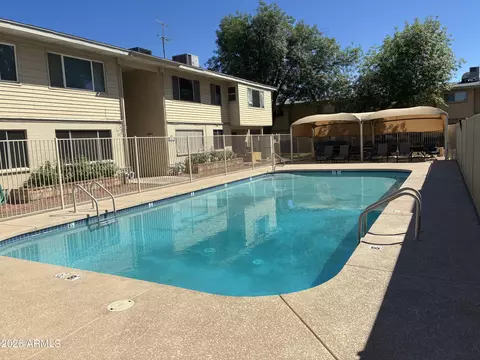 2635 W Rose Ln #B-215, Phoenix, AZ 85017