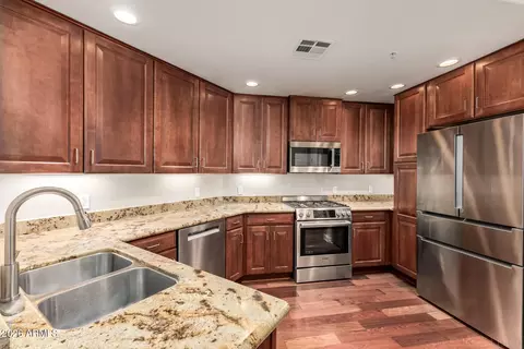 5450 E Deer Valley Dr #1214, Phoenix, AZ 85054