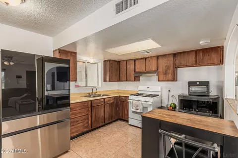 Kitchen - 219 S Bisbee Ave, Willcox, AZ 85643 photo 3 of 3