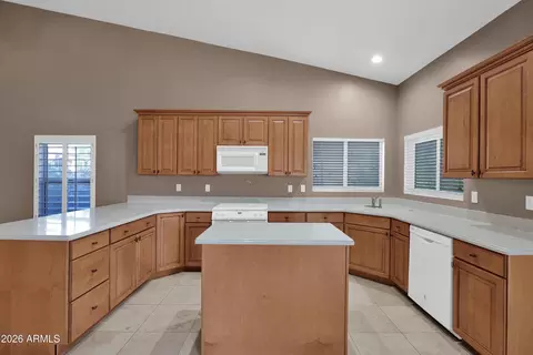 Kitchen - 3115 E Bighorn Ave, Phoenix, AZ 85048 photo 2 of 5
