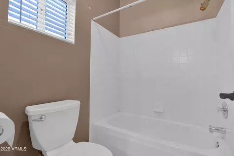 Bath - 3115 E Bighorn Ave, Phoenix, AZ 85048 photo 3 of 4