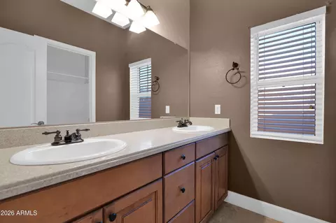 Bath - 3115 E Bighorn Ave, Phoenix, AZ 85048 photo 2 of 4