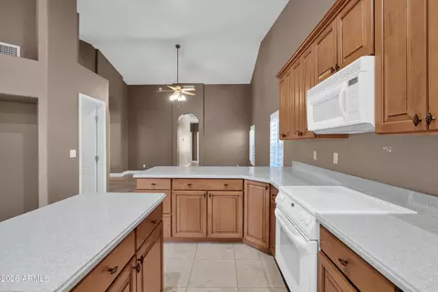 Kitchen - 3115 E Bighorn Ave, Phoenix, AZ 85048 photo 3 of 5