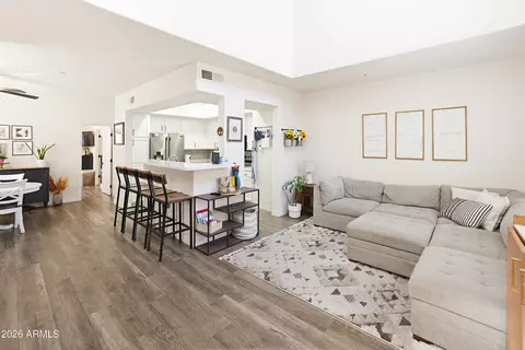 3250 W Greenway Rd #162, Phoenix, AZ 85053