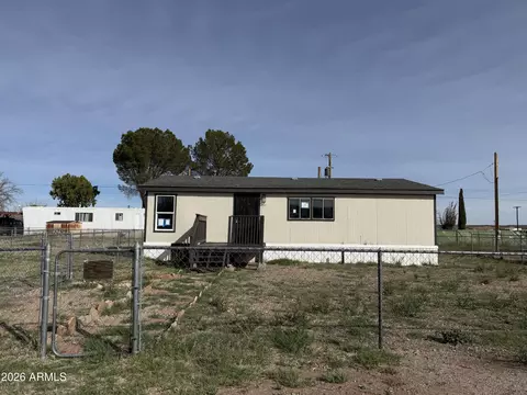 211 E Yuma St, Huachuca City, AZ 85616