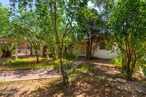 Exterior - 2825 N 33rd Pl, Phoenix, AZ 85008 photo 2 of 5