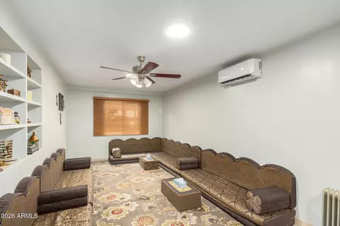 Living - 2825 N 33rd Pl, Phoenix, AZ 85008 photo 1 of 5