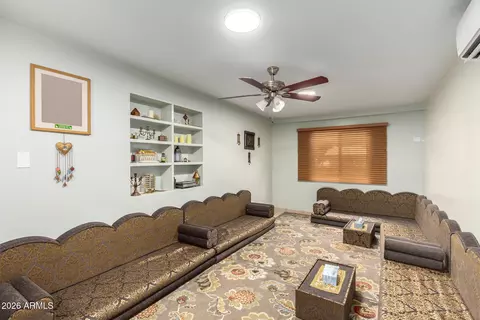 Living - 2825 N 33rd Pl, Phoenix, AZ 85008 photo 2 of 5