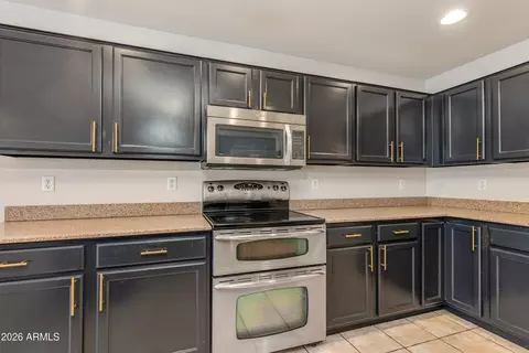 Kitchen - 8652 E Nido Ave, Mesa, AZ 85209 photo 4 of 5